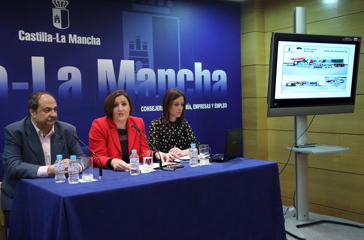 Toledo, 13-01-2017.- La consejera de Economía, Empresas y Empleo, Patricia Franco, informa  sobre las novedades que Castilla-La Mancha presentará en la próxima edición de FITUR, en una rueda de prensa en la Consejería, acompañada de la directora general de Turismo, Comercio y Artesanía, Ana Isabel Fernández Samper y el presidente de la Federación Regional de Hostelería, Alfonso Silva. (Foto: Álvaro Ruiz // JCCM)