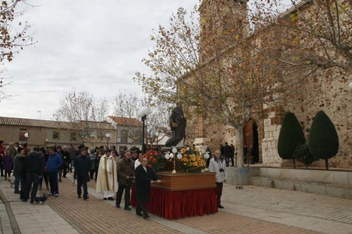 Foto de archivo de la procesión de San Antón por las calles de Argamasilla de Calatrava