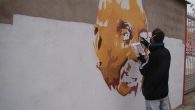 El profesor de la Escuela de Pintura de Quintanar de la Orden realiza una exhibición de arte urbano