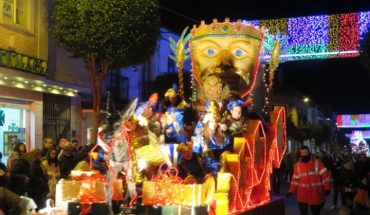 Ilusión, magia y emoción llenaron las calles de Manzanares en la Gran Cabalgata de Reyes