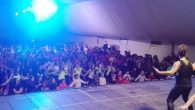 Lleno absoluto en la masterclass de zumba impartida ayer en el Palacio de Navidad de Tomelloso