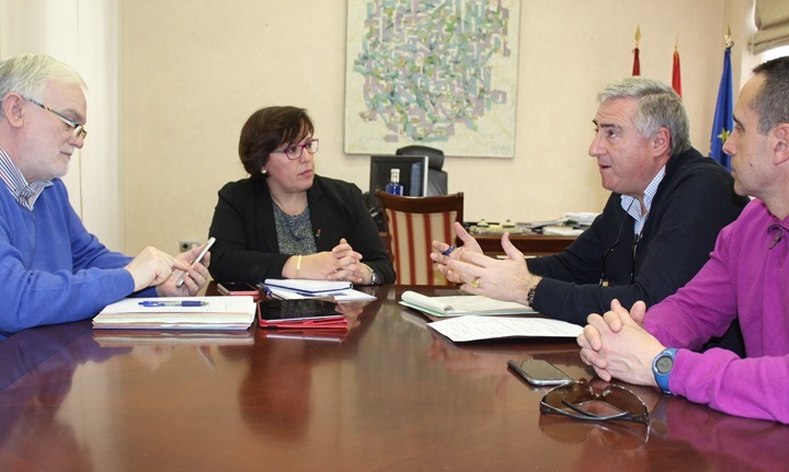 Carmen Olmedo con alcalde de Almodovar del Campo 1