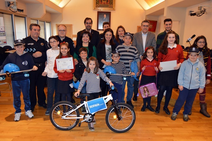 ENTREGA PREMIOS XIX CONCURSO PEGATINAS EDUCACION VIAL