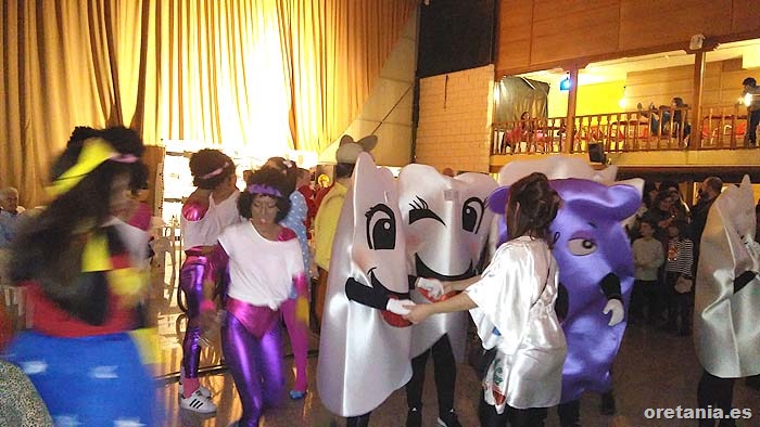 Grandes dosis de imaginación y buen humor, en la celebración del primer gran Baile Concurso del Carnaval rabanero 06