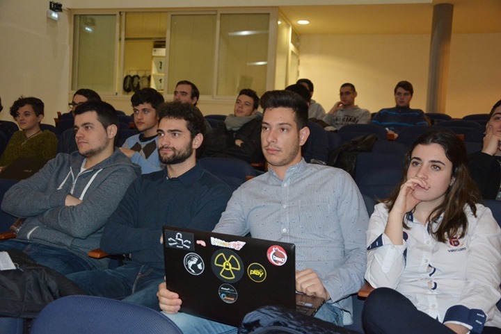 alumnos en el Microsoft University Tour