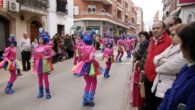 Mucho público en las calles de Almodóvar del campo para seguir el desfile de Carnaval
