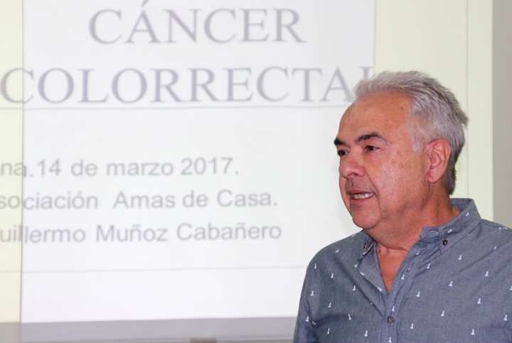 A mujeres Guillermo Muñoz habló de cáncer colorrectal