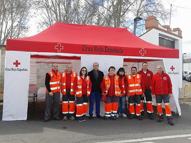 Algunos de los miembros de Cruz Roja Almodóvar que van a participar en el despliegue de la Feria de Marzo