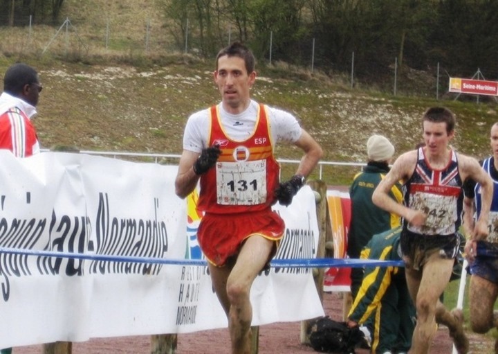 Pedro A. Santos-Olmo en una carrera con España
