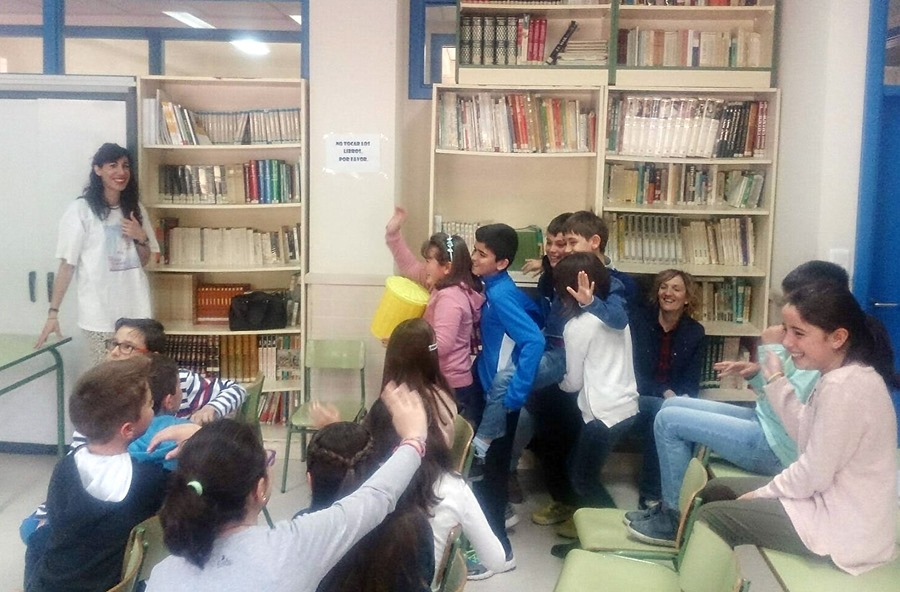 Un momento de la dinámica en la que tomaban parte los escolares