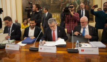 El Gobierno regional convocará más de 4.000 plazas en los próximos tres años para consolidar el empleo docente