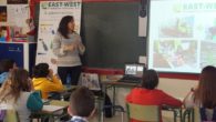 Los colegios de Tomelloso acogen un taller sobre reciclaje de material textil
