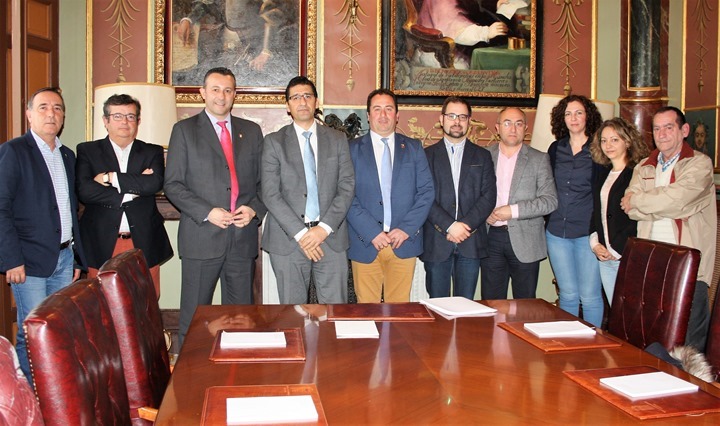reunión con presidente de la Diputación, alcaldes, secretario ASAJA y pte Diputación 