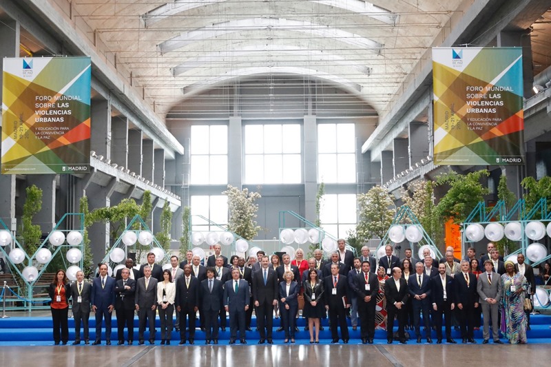 FOTO FAMILIA FORO CIUDADES VIOLENCIA