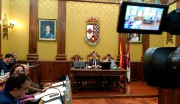 El Pleno de Valdepeñas aprueba consolidar la ampliación de la Plaza Constitución