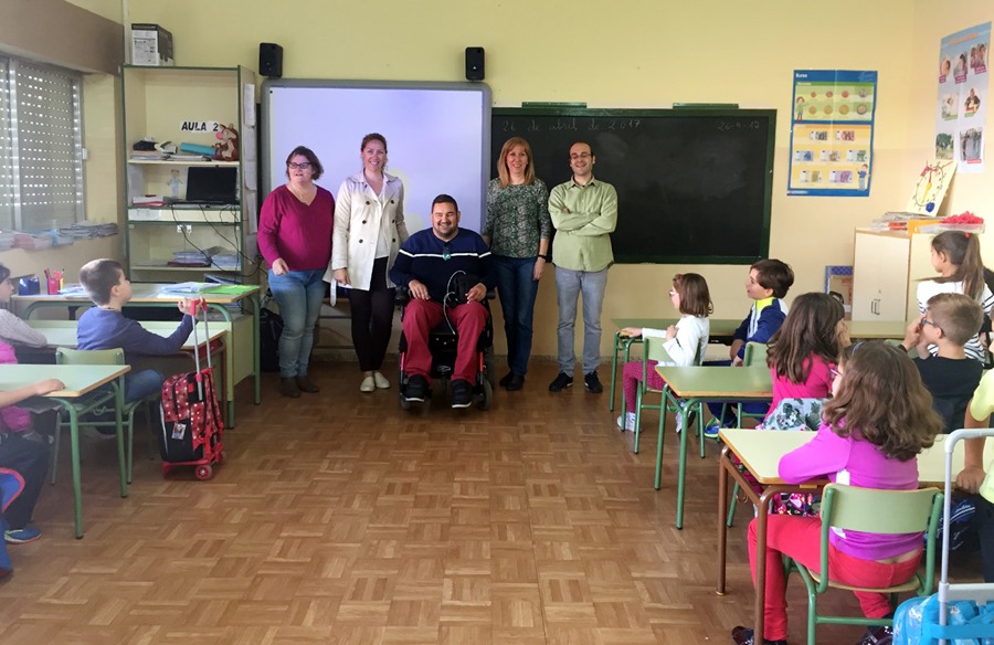 Clausura en el 'Rodriguez Mar&iacute;n', con la presencia de su directora, Rosa Duque, acompa&ntilde;ada de los concejales de Bienestar Social, Sergio Gij&oacute;n y de Educaci&oacute;n, Laura Dom&iacute;nguez
