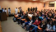 Alumnos de secundaria de Alcazar de San Juan llenan el salón del hospital en las charlas de prevención del consumo del tabaco