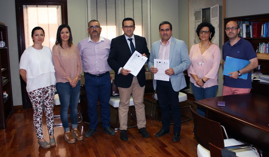 firma convenio Centro Competitividad