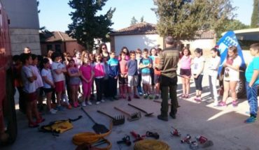 Trabajadores del Plan INFOCAM forman a los escolares de la región en la prevención de incendios