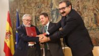 Castilla-La Mancha firma un convenio de colaboración con la Fundación Francisco Luzón para mejorar la calidad de vida de los pacientes con ELA
