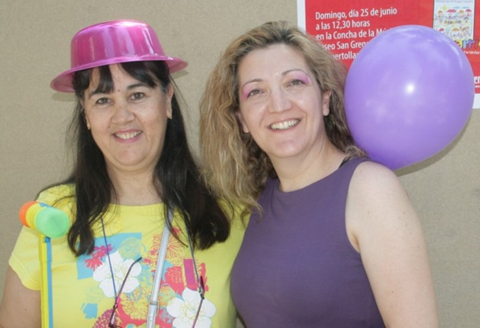 0 Nieves Fernández y María Ángeles Camacho autoras del libro infantil abecebarrio