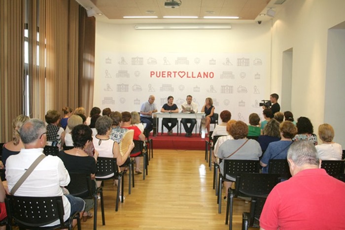 0 Un momento durante la presentación en el Museo Municipal de Puertollano del libro de Díaz-Cacho