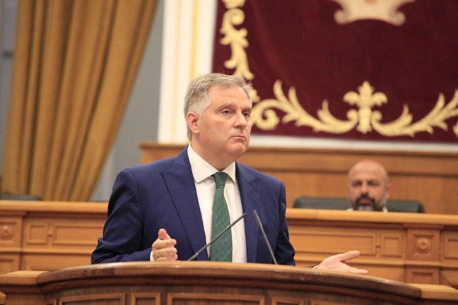 Cañizares en el Pleno de las Cortes regionales