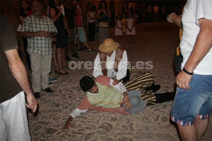 El grupo de teatro ‘La Caravana del Arte’, de Malagón representó diferentes pasajes del Quijote