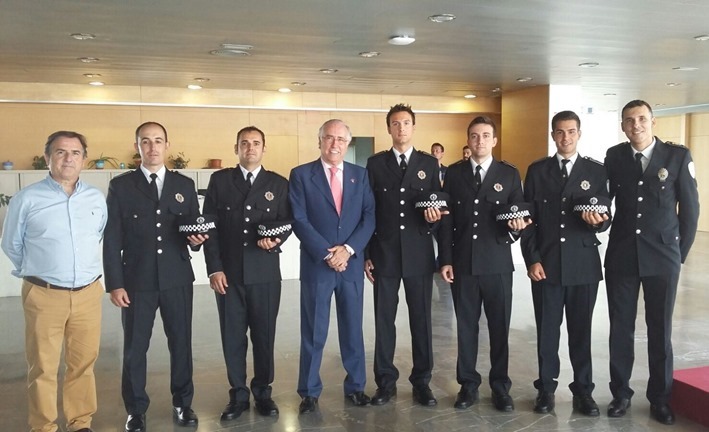 Francisco Perez Alonso con los nuevos policias locales
