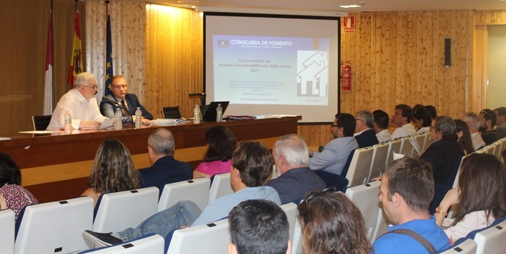 Jose Antonio Carrillo y Casto Sanchez presentaron las ayudas a la rehabilitación