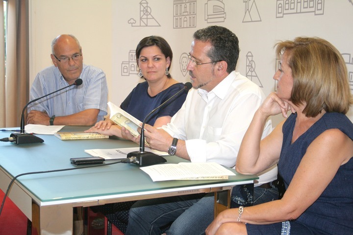 La mesa estuvo compuesta por Luis Romero de Ávilla, Mayte Fernández, Luis Díaz-Cacho y Manoli Sánchez