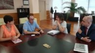La consejera de Economía, Empresas y Empleo y el secretario regional de CCOO se reúnen para hablar de empleo y presupuestos
