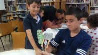 Las autoras de "El Encuentro" comparten el proceso creativo del libro con niños de Daimiel