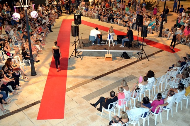 poblete_Un_momento_del_desfile