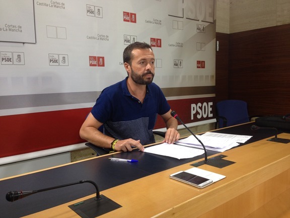 Jose Luis Escudero, diputado regional del PSOE, en rueda de prensa