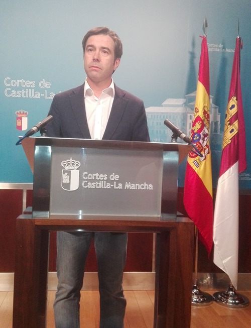 Lorenzo Robisco, diputado del PP, en rueda de prensa, 