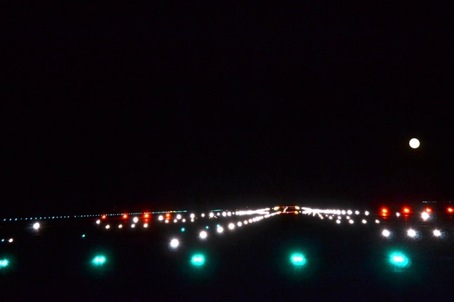 Pista aeropuerto de Ciudad Real. Vista nocturna