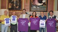 Caballero se interesa por conocer los detalles de la 5ª Carrera de la Mujer de Ciudad Real