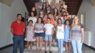 El alcalde recibe a los niños ucranianos y saharauis que pasan el verano en Almagro