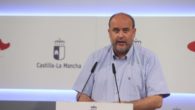 El presidente García-Page firma los decretos de modificación de la estructura del Gobierno regional y de nombramiento de los nuevos miembros del Ejecutivo autonómico