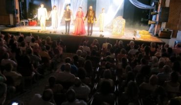 Silvia Marsó recibe el V Premio Patio de Comedias en la apertura del VII Festival Internacional de Teatro y Títeres