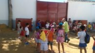 Varios grupos de jóvenes conocen la historia y encantos de Manzanares en la Escuela de Verano del AMPA Altagracia