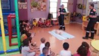 Voluntarios de Protección Civil participan en las actividades de la Ludoteca de Manzanares