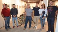 Inaugurada una interesante exposición en torno al mundo de la bici en Tomelloso