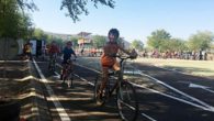 Los escolares de Argamasilla de Calatrava recorren en bici el casco urbano animando así a que mañana sus padres no les lleven en coche a los colegios