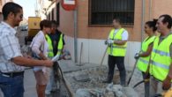 Victoria Sobrino visita el inicio de las obras de accesibilidad y mejora de movilidad en la Calle Real de Miguelturra