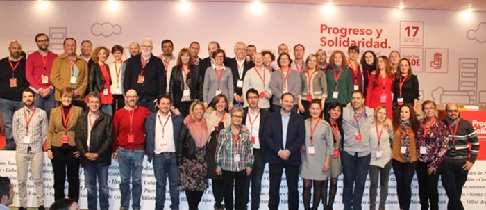Foto de familia del Congreso socialista en Ciudad Real