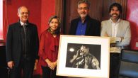 Valdepeñas recibe de la Fundación G. Prieto una fotografía con motivo del cincuentenario de la institución