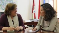El PSOE de Calzada se reúne con la Delegada de la Junta para abordar las necesidades de los calzadeños