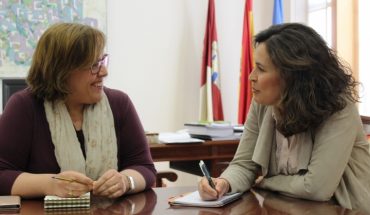 El PSOE de Calzada se reúne con la Delegada de la Junta para abordar las necesidades de los calzadeños